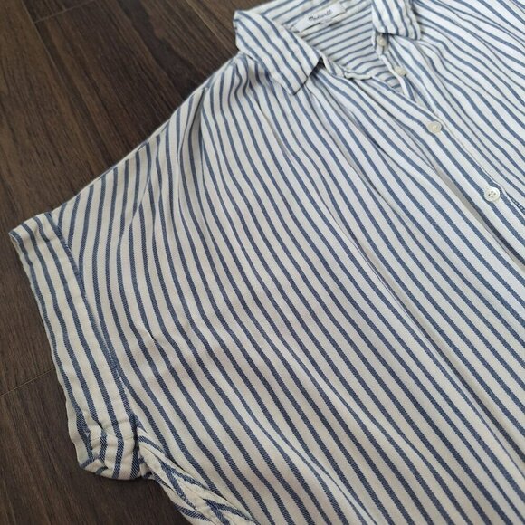 💙 Madewell Oversized Short Sleeve Button Up Blouse Pin Striped 100% Viscose Flo - Picture 6 of 9